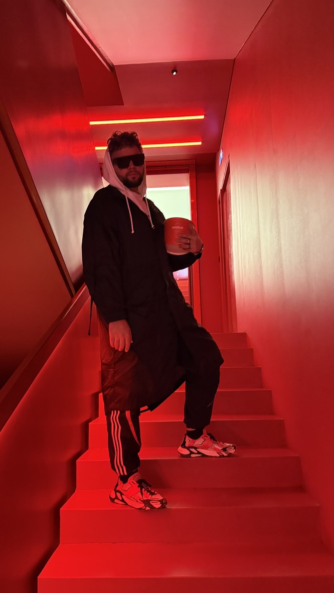 Денис Леушин